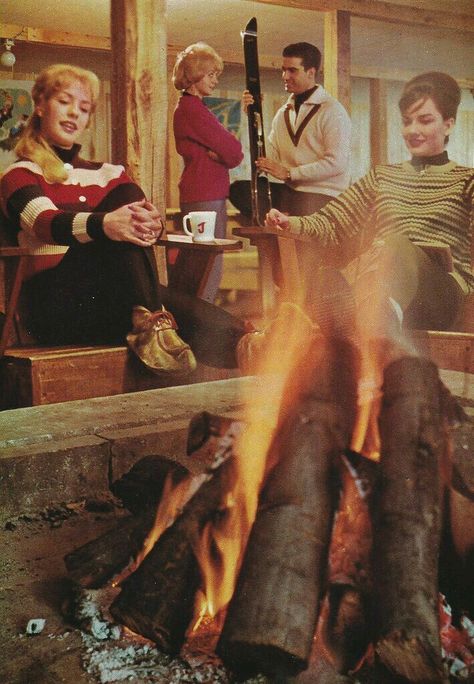 Vintage Skiing Aesthetic, Ski Lodge Aesthetic, Vintage Ski Lodge, Ski Inspiration, Lodge Aesthetic, Ski Party, Skiing Aesthetic, Apres Ski Style, Ski Aesthetic