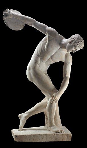 Perhaps the most famous Greek sculpture of all, Discobolos, the discus-thrower, shows how ... Beauty Exhibition, Michael Angelo, Ancient Greek Sculpture, Istoria Artei, Classic Sculpture, Dallas Museum Of Art, Greek Statues, Ancient Greek Art, Greek Sculpture