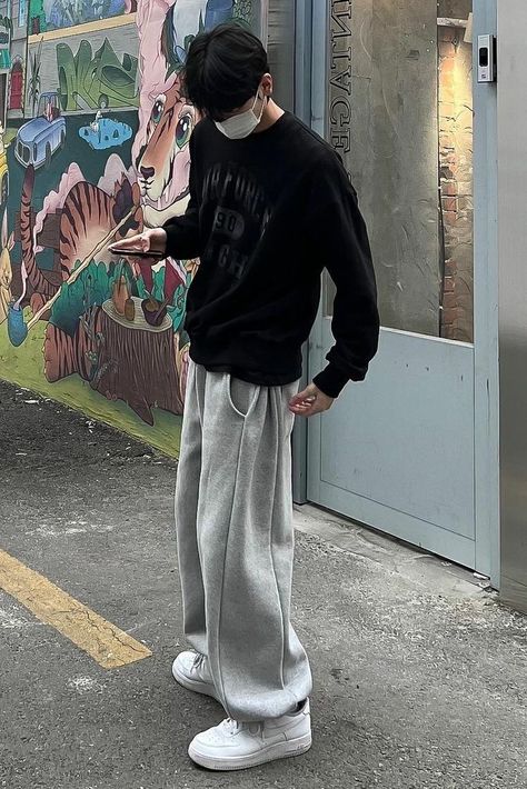 korean fit inspo, baggy style Korean Fashion Sweatpants, Streetwear Korean Men, Mens Acubi Fashion, Men Acubi Fashion, Acubi Boy Style, Korean Street Wear Men, K Fashion Men, Korean Baggy Outfits, Acubi Men