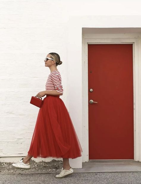 Red Tulle Skirt, Tulle Skirts Outfit, Tule Rok, Autumn Palette, Shopping Queen, Blair Eadie, Skirt Ideas, Atlantic Pacific, Fashion Sites