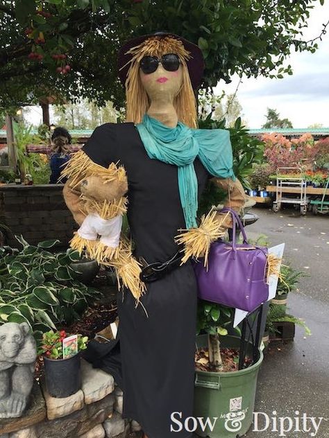 Diva Scarecrow Realtor Scarecrow Ideas, Business Scarecrow Ideas, Milk Jug Scarecrow Head, Best Scarecrow Ideas, Scarecrow Decorating Ideas, Themed Scarecrow Ideas, Scare Crow Contest Ideas, Mannequin Halloween Ideas, Unique Scarecrow Ideas