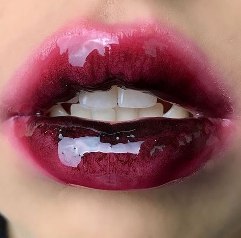 Fluffy Lips, Makeup Bibir, Lip Art Makeup, Vampire Lips, Orange Lips, White Eyeliner, Lipstick Art, Smink Inspiration, Lip Art