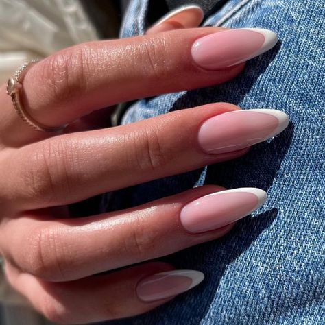 Oval Nails Ideas, White Spring Nails, Oval Nails French, Spring Nail Inspiration, Nail Nail Designs, Acrylic Nails Ideas, Summer Nails Art, Nail Art Inspo, Nails Oval