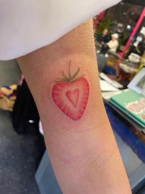 Strawberry Best Friend Tattoo, Strawberry Cupcake Tattoo, Pink Strawberry Tattoo, Strawberry Candy Tattoo, Heart Strawberry Tattoo, Strawberry Heart Tattoo, Heart Tattoo Simple, Cute Strawberry Tattoo, Strawberry Tattoo Design