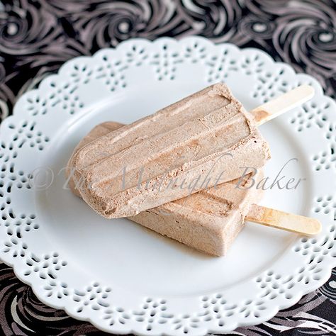 Nutella Fudgesicles Nutella Popsicles, Fudgesicle Recipe, Nutella Recipes, Ice Cream Popsicles, Summer Treats, Frozen Desserts, Cream Recipes, Frozen Treats, Tasty Treats