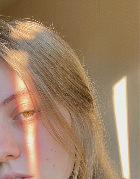 Sunlight and brown eyes Brown Hair In Sunlight, Light Brown Eyes Aesthetic, Brown Eyes In Sunlight, Cara Ward, Blonde Brown Eyes, Light Brown Eyes, Upturned Nose, Brown Eyes Aesthetic, Vision Bored