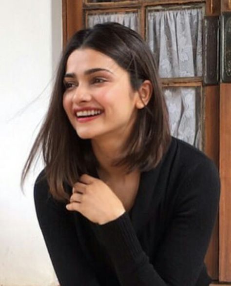 Indian Hair Cuts, Sleek Short Hair, Hair Cartoon, Prachi Desai, Extension Hair, Bangs With Medium Hair, Hair Tips Video, Haircuts For Medium Hair, Braid Hairstyles