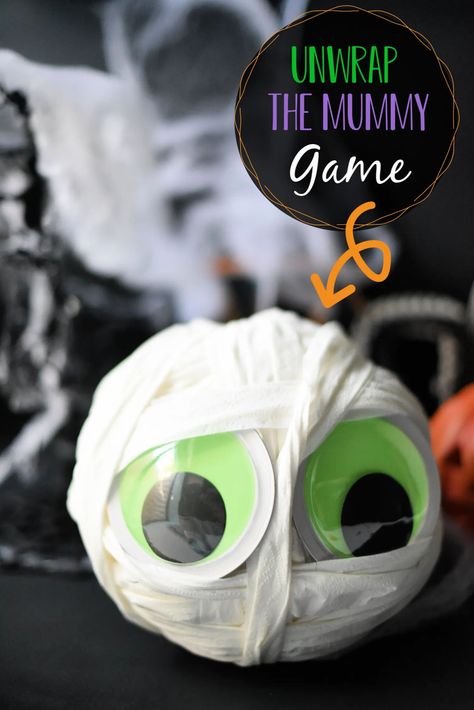 Cute Halloween Party Games, Fall Games For 1st Grade, Kiddie Halloween Party Ideas, Creative Halloween Activities, Fun Activities At School, Tp Mummy Wrap Game, Halloween Craft For Party, Grade School Halloween Crafts, Halloween Games For Fifth Graders