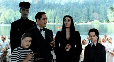 Addams Family Values Addams Family 1991, Raul Julia, Addams Family Movie, Addams Family Values, Charles Addams, Addams Family Costumes, Gomez And Morticia, Comfort Movies, Morticia Addams