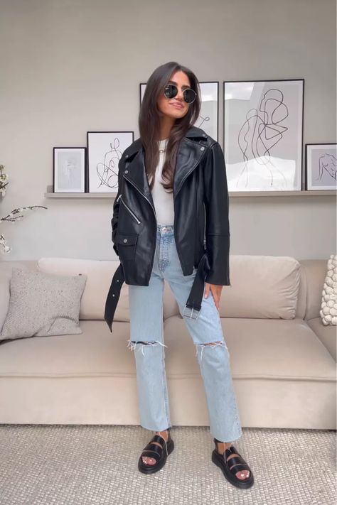 pheebslfashion en LTK Clarissa Sandals Outfit, Voss Sandals Outfit, Dr Martin Sandals Outfit, Black Platform Outfit, Dr Martens Outfit Summer, Platforms Outfit, Black Sandals Outfit, Dr Martens Clarissa, Platform Sandals Outfit