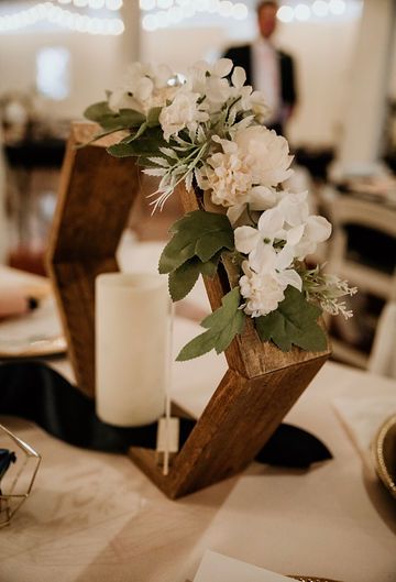 Wedding Table Wooden Centerpieces, Octagon Centerpiece Wedding, Hexagon Centerpiece Wedding, Wooden Hexagon Centerpiece, Hexagon Centerpiece Wedding Inspiration, Wooden Centerpieces Wedding, Wood Wedding Centerpieces, Banquet Table Centerpieces, Hexagon Centerpiece