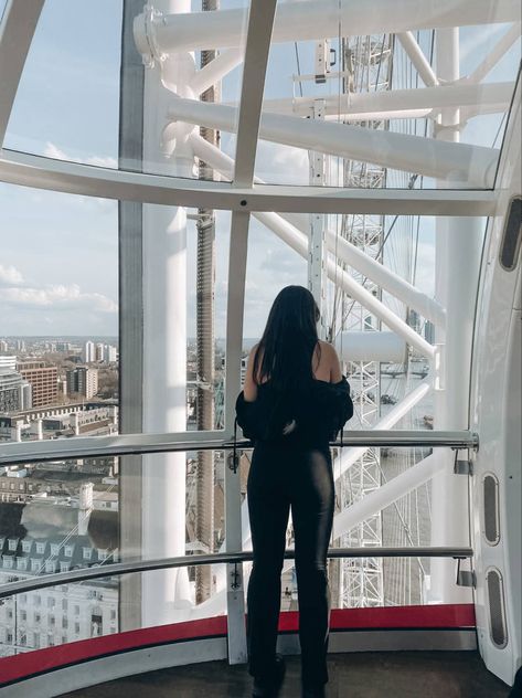 Girl standing on the London Eye looking out skyline view wearing all black outfit. Fit inspiration. London London Eye Couple, Bad Friends, Friends Series, Losing Friends, London Photos, London Eye, New Friends, Dublin, Cool Girl