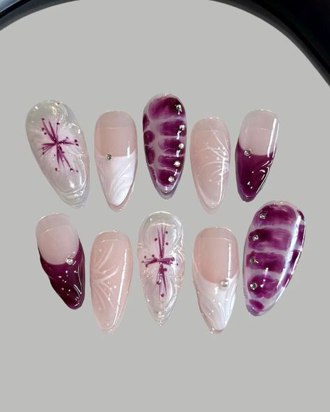 3d Purple Nails, Orchid Nails Design, 3d Orchid Nails, Orchid Purple Nails, Blooming Gel Almond Nails, Blooming Effect Nails, Orchid Nail Designs, Blooming Gel Flowers, Acrylic Nails Grunge