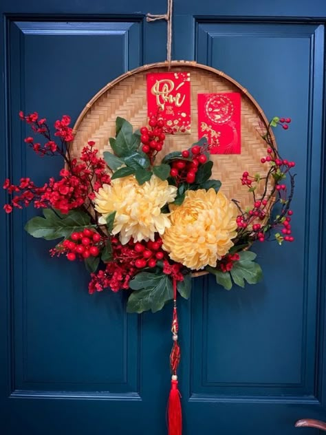 Asian Christmas Decorations, Diy Chinese New Year Decorations, Tet Vietnam, Decor Inspiration Bedroom, Garden Design Home, Chinese New Year Flower, Chinese Deco, Japanese Christmas, Chinese Crafts