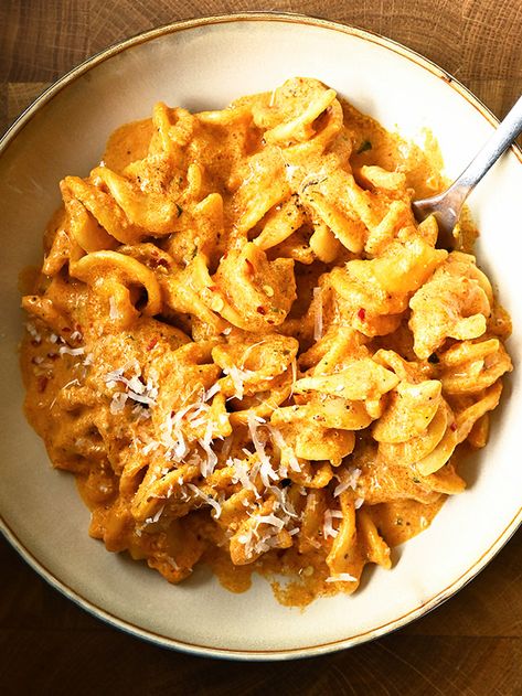 Red Pesto Mascarpone Pasta - Serving Dumplings Pesto Mascarpone Pasta, Malfadine Pasta Recipes, Recipes With Mascarpone Cheese, Mascarpone Pasta, Serving Dumplings, Creamy Pesto Chicken Pasta, Red Pesto, Slow Cooker Pasta, Tomato Pasta Sauce