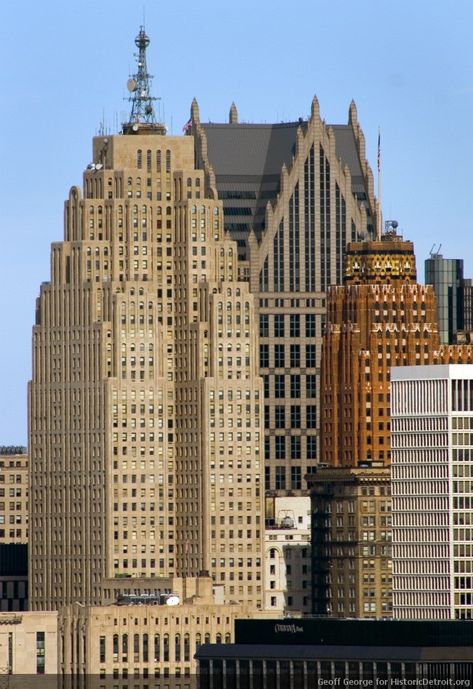 More jaw-dropping Detroit architecture. This one is Detroit's Penobscot Building via HistoricDetroit.org Detroit Rock City, Detroit Skyline, Detroit History, Michigan Girl, Detroit City, Tall Buildings, Detroit Area, Vintage Michigan, One World Trade Center