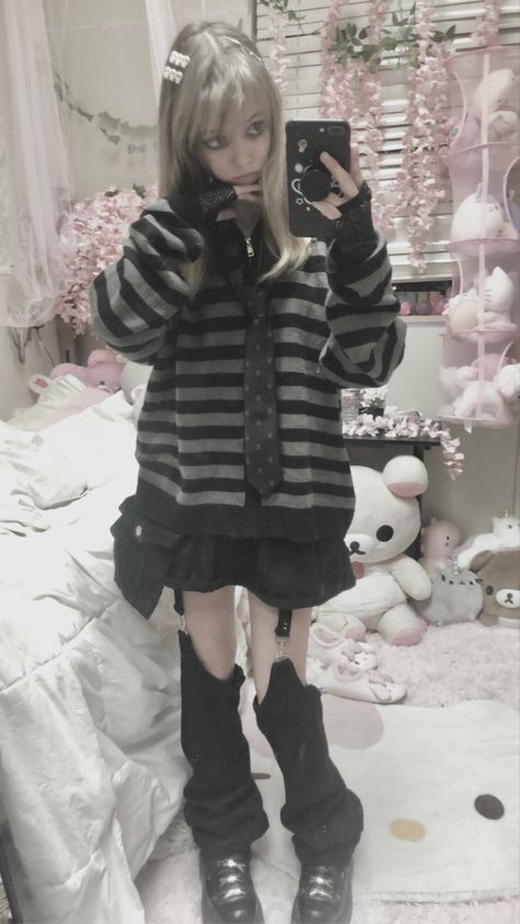 Femboy Aestethic Outfit, Black Kawaii Outfits, Dark Kawaii Outfits, Black Kawaii, Emo Outfits, Cool Fits, Kawaii Clothes, Harajuku Fashion, Edgy Outfits