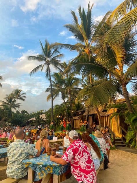 Luau Aesthetic, Sky Summer, Palm Trees Beach, Hawaii Luau, Summer Sky, Hawaii Island, Aesthetic Summer, Beautiful Sky, Beach Aesthetic