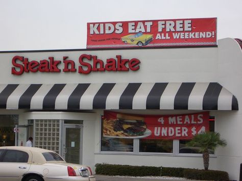 Steak 'n Shake Gives Freebies to Loyalty Club Members and Kids Steak N Shake, Loyalty Club, Hamburger Restaurant, Kids Eat Free, Customer Loyalty Program, Birthday Club, Money Savers, Sunset City, Customer Loyalty