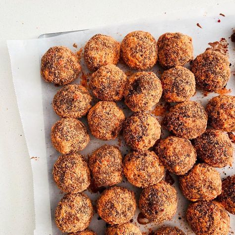 Choco Butternut Munchkins, Butternut Munchkins, Choco Butternut, Donuts, Sweet Treats, Oven, Ethnic Recipes, Cake, On Instagram