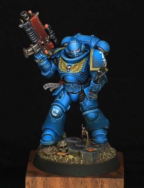 Primaris Space Marine, Ultramarine by Florian Weinheimer Warhammer 40k Ultramarines Miniatures, Ultramarines 40k Miniatures, Ultramarines 40k, Warhammer 40k Ultramarines, Warhammer Marine, Paint Space, 40k Ultramarines, Painting Guide, 40k Models