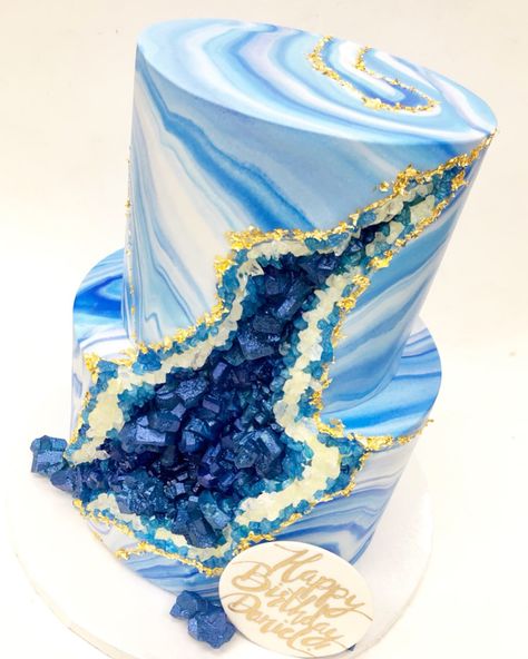 Cake by: Kristen LoVullo @lvcakegirl  @freedsbakery Sapphire Cake, Geode Cake, Sugar And Spice, Great Wave, Seventeen, Gingerbread, Cake Decorating, Sapphire, Cake