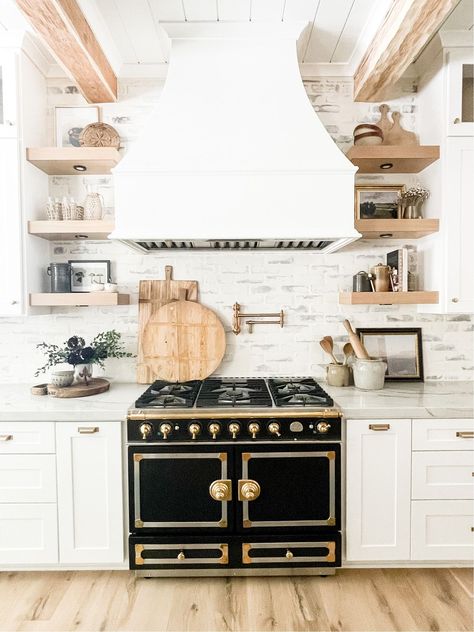 Kitchens With Gold Hardware, La Cornue Kitchen, La Cornue Stove, European Farmhouse Kitchen, Gold Kitchen Hardware, Parisian Kitchen, White Kitchen Appliances, Vaulted Ceiling Living Room, Black Oven