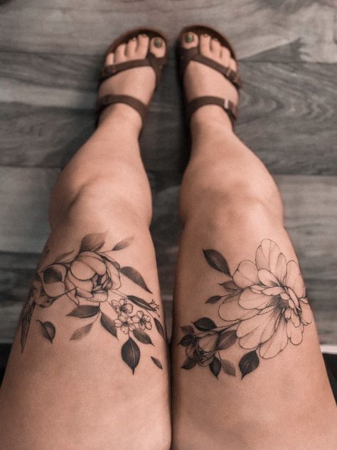 Large Leg Tattoos For Women, Plus Size Tattoo Ideas, Floral Knee Tattoo, Plus Size Tattoos, 2024 Tattoo, Thigh Wrap, Cuff Tattoo, Tattoo Floral, Wrap Tattoo