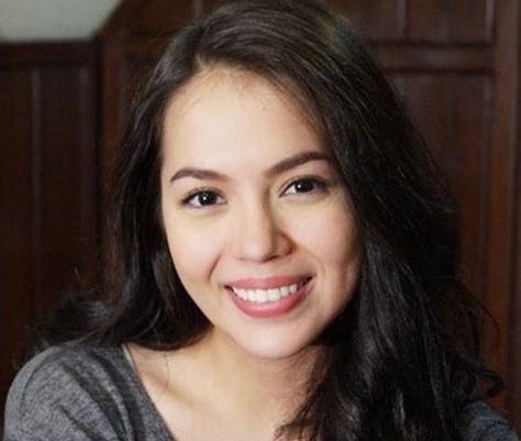 Julia Montes Latest Biography, Movies Face Claims For Wattpad, Coco Martin, Julia Montes, Trip To Miami, Biography Movies, Filipino Celebrities, Facial Contouring, Actor And Actress, Tv Awards