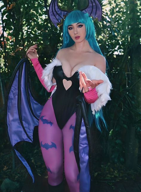 Tsunade Cosplay, Morrigan Cosplay, Street Fighter Cosplay, Capcom Street Fighter, Cammy Street Fighter, Bloodborne Art, Cosplay Jewelry, King Of Fighters, Reaction Meme