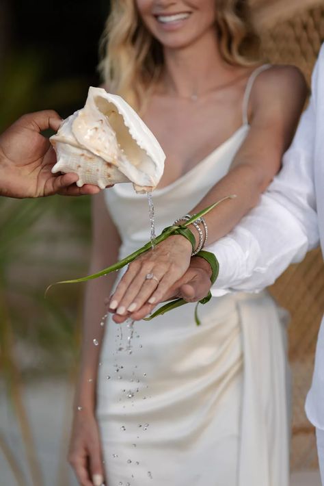 A Romantic and Tropical Private Island Elopement in Bora Bora Islander Wedding, Tropical Wedding Details, Bora Bora Elopement, Island Elopement, Beach Wedding Photoshoot Ideas, Panama Wedding, Island Wedding Theme, Private Beach Wedding, Aesthetic Beach Wedding