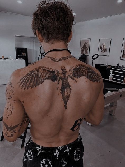 Angel Back Tattoo, Archangel Michael Tattoo, Wing Tattoos On Back, Underarm Tattoo, Wing Tattoo Men, Tattoos Aesthetic, Archangel Tattoo, Tatted Men, Upper Back Tattoos