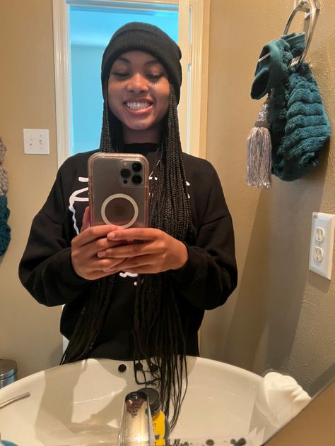 Beanie On Braids, Braids With A Beanie, Beanies With Braids, Braids With Beanie, Braids Beanie, Beanie Hairstyles, Goddess Hairstyles, Good Quotes For Instagram, Selfie Ideas