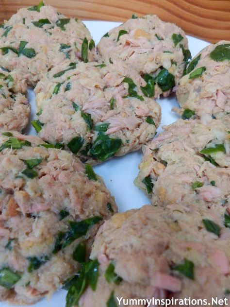 Canned Spinach Recipes, Easy Tuna Recipes, Healthy Tuna Recipes, Spinach Burgers, Spinach Cake, Tuna Dishes, Tuna Burgers, Easy Burger Recipe, Spinach Pancakes