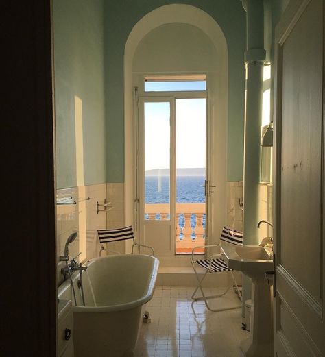 House On The Sea, Jeanne Damas, Sea Side, Instagram Videos, Room Deco, Design Del Prodotto, Bath Room, 9k Followers, House Room