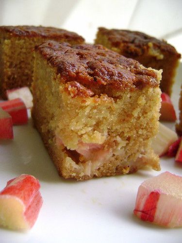 Forced Rhubarb and Ginger Cake | Girl Interrupted Eating Rhubarb Desserts Recipes, Rhubarb Cake Recipes, Fruits Cake, Fruity Recipes, Almond Tart, Rhubarb Desserts, Cake Girl, Rhubarb Cake, Yoghurt Cake