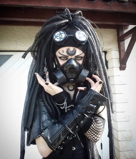 Cybergoth Fashion, Industrial Goth, Cybergoth Style, Goth Outfit Ideas, Gothic Mode, Gothic Photography, Mode Steampunk, Goth Subculture, Arte Punk