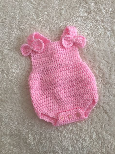 Crochet Baby Romper, Crochet Baby Costumes, Crochet Baby Booties Pattern, Crochet Romper, Crochet Bedspread Pattern, Baby Booties Pattern, Crochet Baby Girl, Baby Sewing Projects