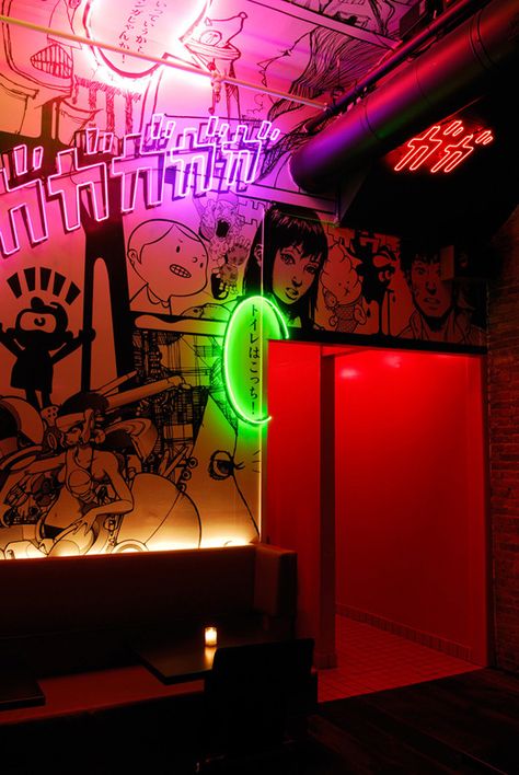 Tokyo Bar, Japanese Restaurant Design, Underground Bar, Bar Deco, Anime Club, Japanese Bar, Ramen Bar, Karaoke Room, Nightclub Design