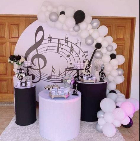 Music Birthday Party Theme, Music Note Party Decorations, Music Note Party, Music Centerpieces, Guitar Party, Music Themed Cakes, Music Party Decorations, Music Birthday Party, Music Cakes