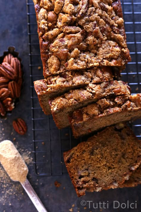 Pecan Banana Bread, Banana Pecan Bread, Maple Pecan, Dessert Bread, Banana Recipes, Fall Desserts, Banana Bread Recipes, Bagels, Pecans