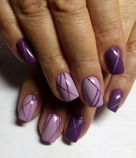 Gel Nail Designs Purple Color Combos, Natural Nail Designs Purple, Two Toned Purple Nails, Short Acrylic Nails Purple Design, Purple And Lilac Nails, Light Purple Nail Art, Light Purple Nails Design, Light Purple Nail Designs, Purple And Silver Nails