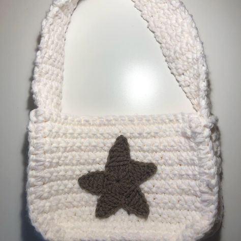 Crochet Star Bag Y2k, Crochet Star Bag, Star Bag, Crochet Skull, Crochet Star, Crochet Stars, Kawaii Crochet, Crochet Inspo, Crochet Purse Patterns