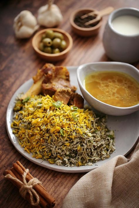 Baghali Polo Ba Mahiche, Baghali Polo, Persian Food Iranian Cuisine, Dill Rice, Iranian Dishes, Bean Rice, Juice Ad, Iran Food, Iranian Cuisine