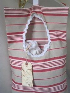 Cleaning rag bag organization! Super easy project I could do this weekend Rag Bag, Scrap Projects, Clothespin Bag, Pouch Sewing, Wedding Table Linens, Cleaning Rags, Bag Patterns To Sew, Hanging Bag, Sewing Bag