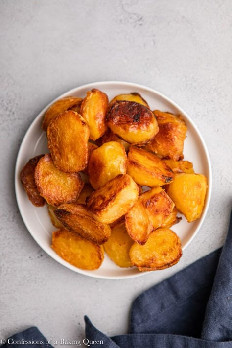 Roasted Potatoes Russet, English Potatoes, Making Roast Potatoes, English Roast, Potatoes In The Oven, Perfect Roast Potatoes, Potatoes In Oven, Perfect Roast, Starter Recipes