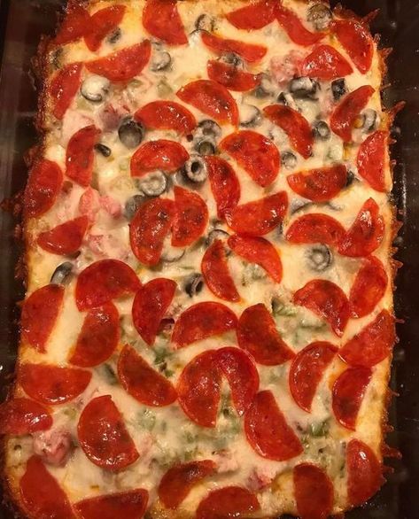 Weight Watchers Pizza Casserole, Crustless Pizza Bake, Crustless Pizza Bake Weight Watchers, Ww Deep Dish Pizza, Ww Crustless Pizza Bake, Weight Watchers Pizza Dough, Weight Watchers Lavash Pizza, Deep Dish Pizza Casserole, Weight Watchers Pizza