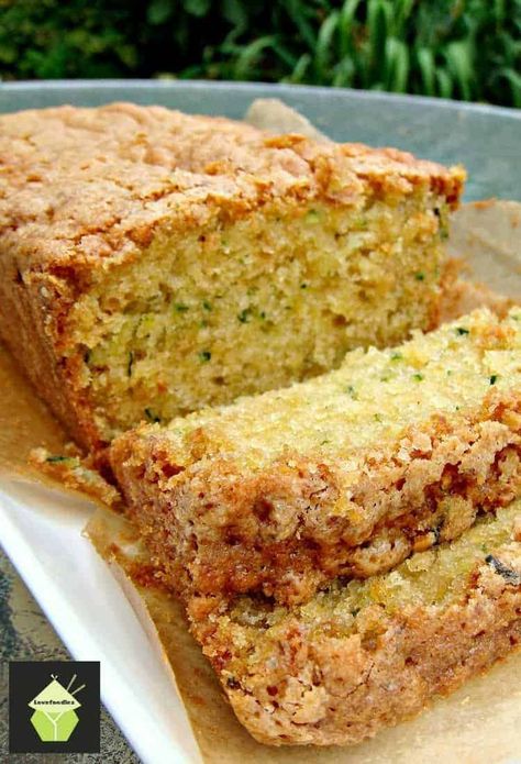 Pumpkin Zucchini Bread, Moist Zucchini Bread, Zucchini Recipes Dessert, Easy Zucchini Bread, Best Zucchini Bread, Easy Zucchini, Zucchini Bread Recipes, Köstliche Desserts, Loaf Cake