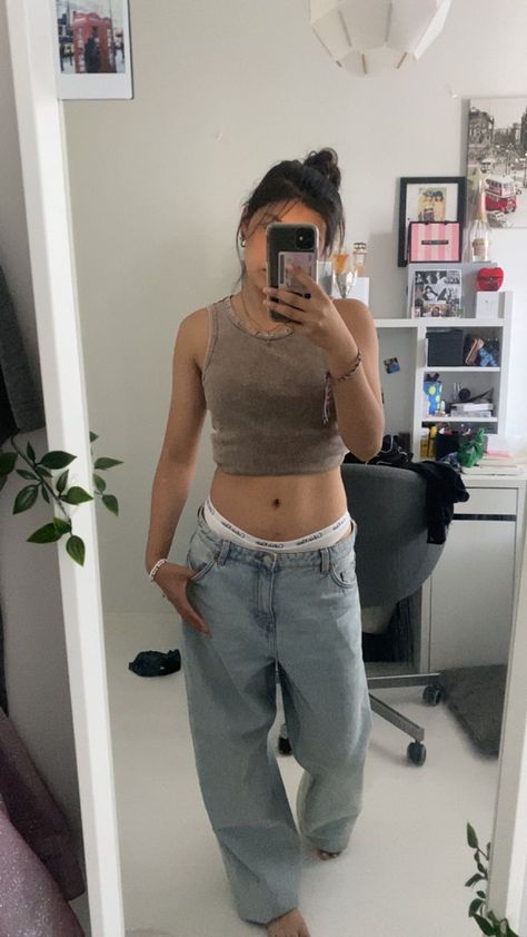 #fit #style #fashion #outfit #lowwaist #jeans #calvinklein Outfit Jeans, Jeans Outfit, Fit Style, Fashion Outfit, Jean Outfits, Style Fashion, Calvin Klein, Denim Outfits