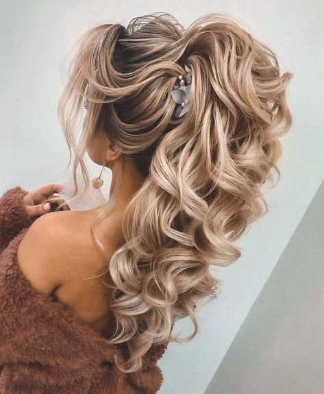 Long Curly Ponytail Updo High Pony Hairstyles, List Of Hairstyles, Stylish Updos, Updo Prom, Short Hair Updo Tutorial, Chic Ponytail, Updos For Long Hair, Pony Hairstyles, High Pony